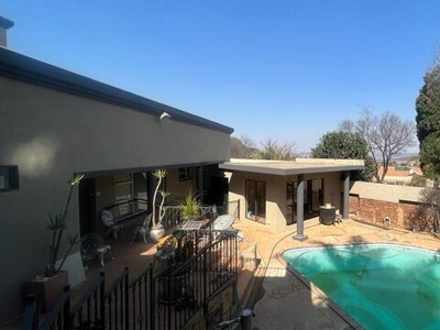 House For Sale In Glenanda, Johannesburg