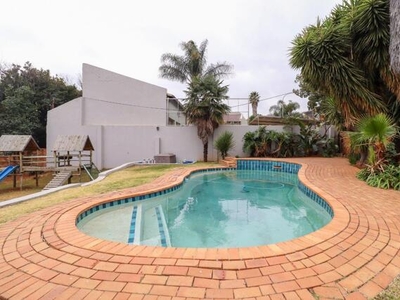 House For Sale In Glenvista, Johannesburg