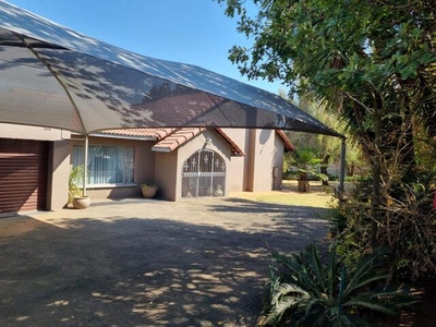 House For Sale In Greenhills, Randfontein