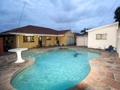 House For Sale In Grosvenor, Durban