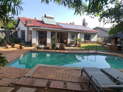 House For Sale In Kilner Park, Pretoria