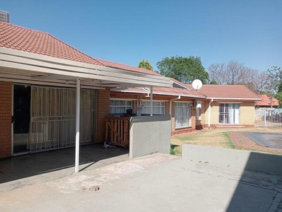 House For Sale In Pellissier, Bloemfontein
