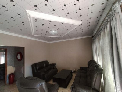 House For Sale In Pretoria North, Pretoria