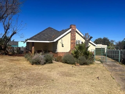 House For Sale In Stilfontein Ext 3, Stilfontein