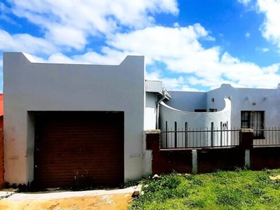 House For Sale In Zwelitsha Zone 07, King Williams Town