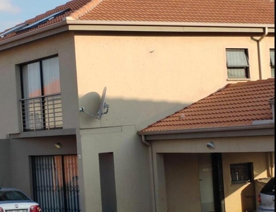 Townhouse For Sale In Jackaroo Park, Witbank