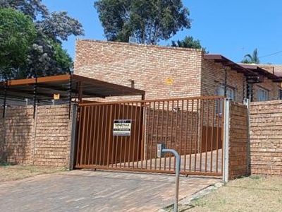 Townhouse For Sale In Kenmare, Krugersdorp