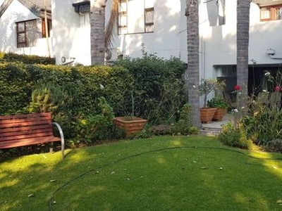 Townhouse For Sale In Lakefield, Benoni