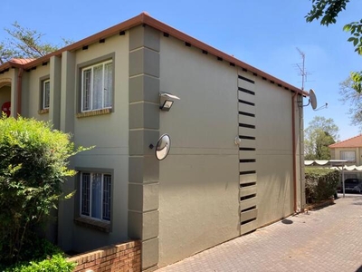 Townhouse For Sale In Linden, Randburg