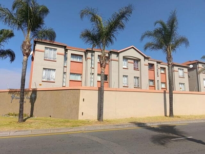 Townhouse For Sale In Ormonde View, Johannesburg