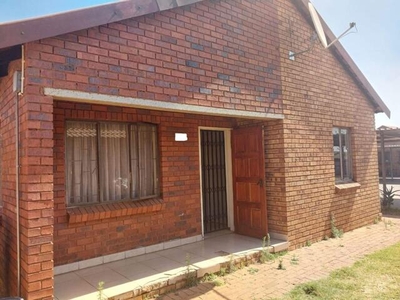 Townhouse For Sale In Protea Glen, Soweto