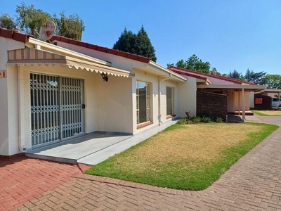 Townhouse For Sale In Three Rivers, Vereeniging