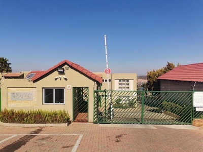 Townhouse For Sale In Winchester Hills, Johannesburg