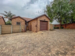 2 Bed Townhouse in Wilgeheuwel