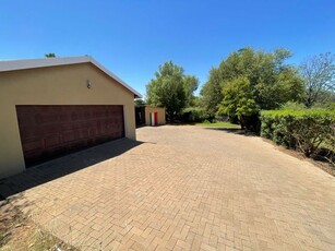 4 Bedroom House For Sale in Kuruman