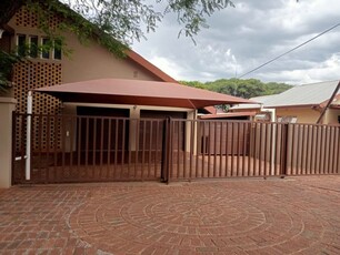 5 Bedroom House For Sale in Kuruman