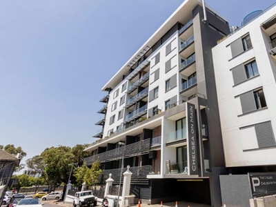 2 Bedroom apartment sold in Green Point, Cape Town