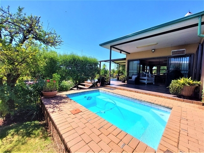 3 Bedroom House For Sale in Vaal Marina