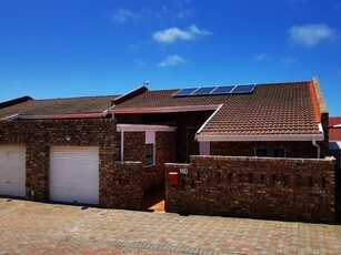 3 Bed Duet in Hartenbos