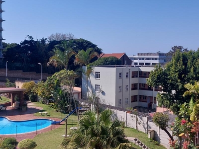 Beautiful spacious three bedroom apartment for sale in Musgrave