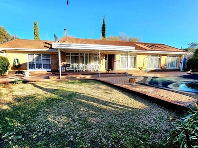 House For Sale In Pellissier, Bloemfontein