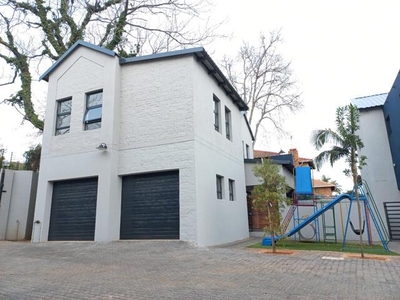 Townhouse For Rent In Magalieskruin, Pretoria