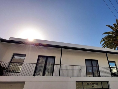 2 Bedroom apartment rented in Green Point, Cape Town