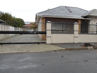 2 Bedroom house to rent in Goodwood Central