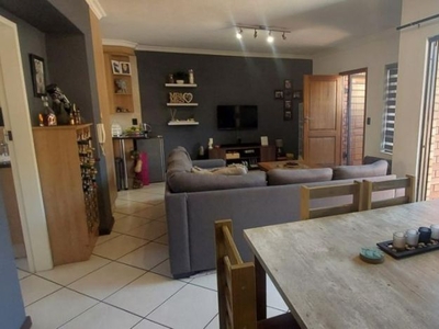 2 Bedroom townhouse - sectional to rent in Meyersdal, Alberton