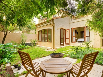 3 Bedroom Apartment To Let in Lonehill