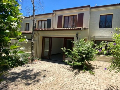 3 Bedroom duplex townhouse - sectional to rent in Illovo, Sandton