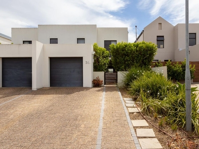 3 Bedroom House For Sale in Kelderhof Country Village