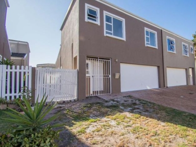 3 Bedroom house to rent in Somerset Ridge, Somerset West