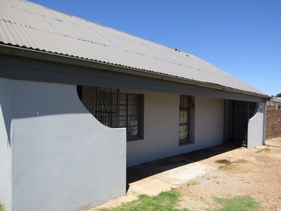 6 Bedroom Flat For Sale in Humansdorp