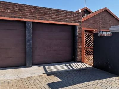 3 Bedroom house for sale in Mandela View, Bloemfontein