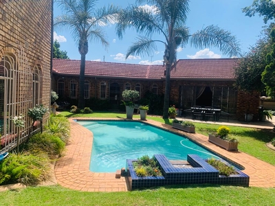 House For Sale in PETERSFIELD EXT 1