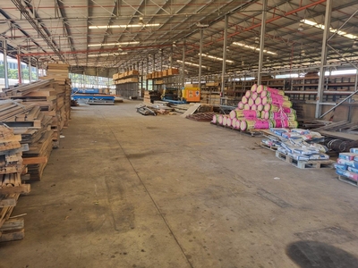 Industrial property to rent in Pinetown Central