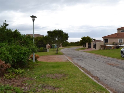 667 m² Land available in St Francis Bay