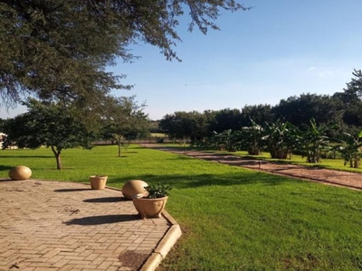 7 Bedroom farm for sale in Lindequesdrif, Potchefstroom