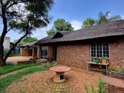 1000 square metre farm for sale in Hartbeespoort Pretoria