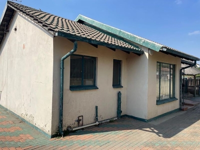 2 Bedroom House For Sale in Boitekong Ext 1