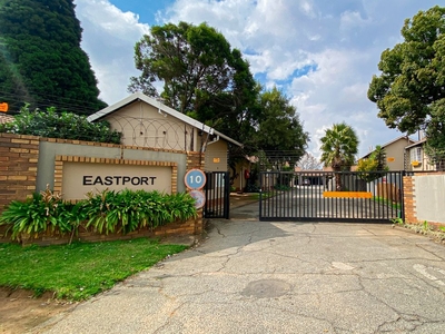 2 Bedroom Sectional Title To Let in Dalpark Ext 11