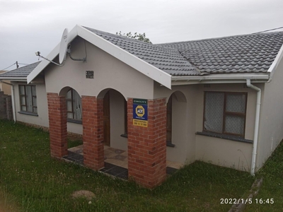 3 Bedroom House For Sale in Scenery Park