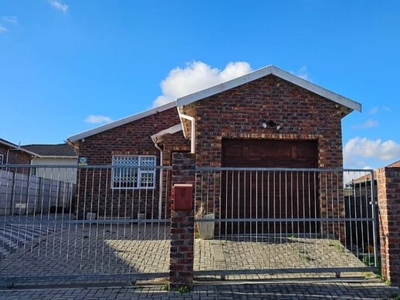 3 Bedroom house rented in Parsonsvlei, Port Elizabeth