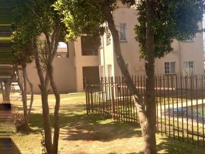 3 Bedroom Townhouse For Sale in Germiston
