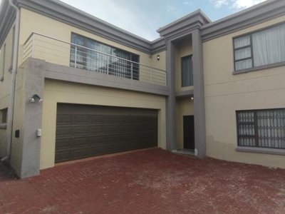 6 Bedroom duplex townhouse - freehold to rent in Esther Park, Kempton Park