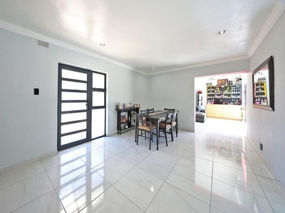 Beatifully Renovated 4 Bedroom house for sale in Edgemead