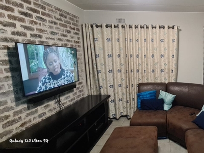 Cozy 2 bedroom apartment available for rental in Lotus Gardens. Low loadshedding