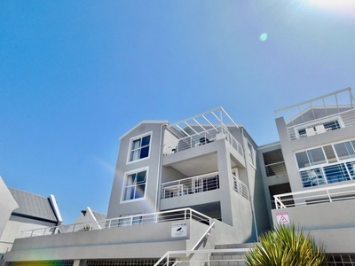 Seaside Elegance: A Tranquil 3-Bedroom Haven with Table Mountain and Ocean Views
