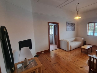 2 Bedroom semi-detached cottage to rent in Sea Point, Cape Town